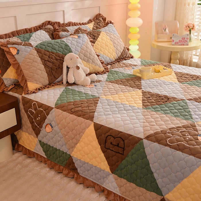 91家纺网 家纺一手货源 找家纺 美达家纺 2025新款牛奶绒床盖 萝卜兔