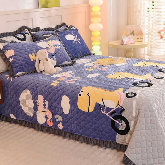 91家纺网 家纺一手货源 找家纺 美达家纺 2025新款牛奶绒床盖 恐龙乐园