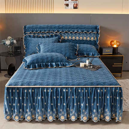 91家纺网 家纺一手货源 找家纺 （总）情恒家纺 2025新款A类婴儿绒全夹棉床裙款三件套（烟花绽放）