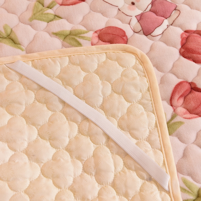 91家纺网 家纺一手货源 找家纺 美达2025新款牛奶绒直边款牛奶绒床垫床褥床盖三件套 花仙兔