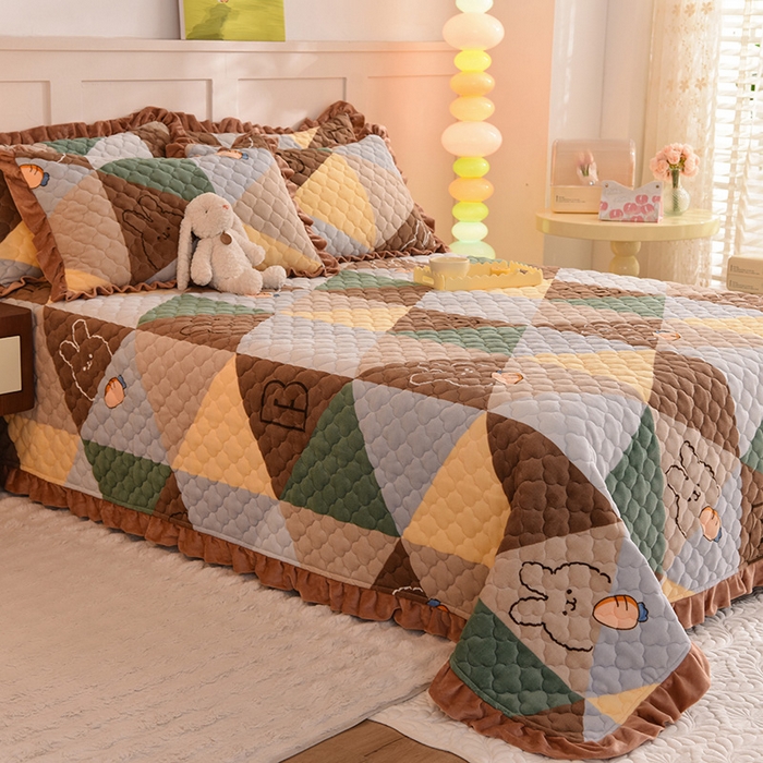 91家纺网 家纺一手货源 找家纺 美达家纺 2025新款牛奶绒床盖 萝卜兔