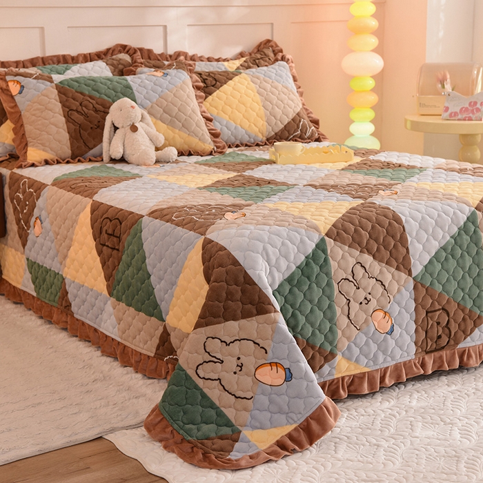 91家纺网 家纺一手货源 找家纺 美达家纺 2025新款牛奶绒床盖 萝卜兔