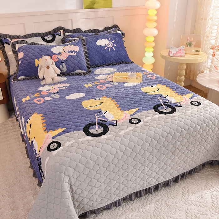 91家纺网 家纺一手货源 找家纺 美达家纺 2025新款牛奶绒床盖 恐龙乐园