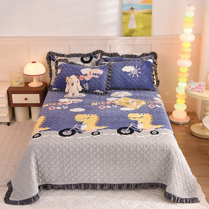 91家纺网 家纺一手货源 找家纺 美达家纺 2025新款牛奶绒床盖 恐龙乐园