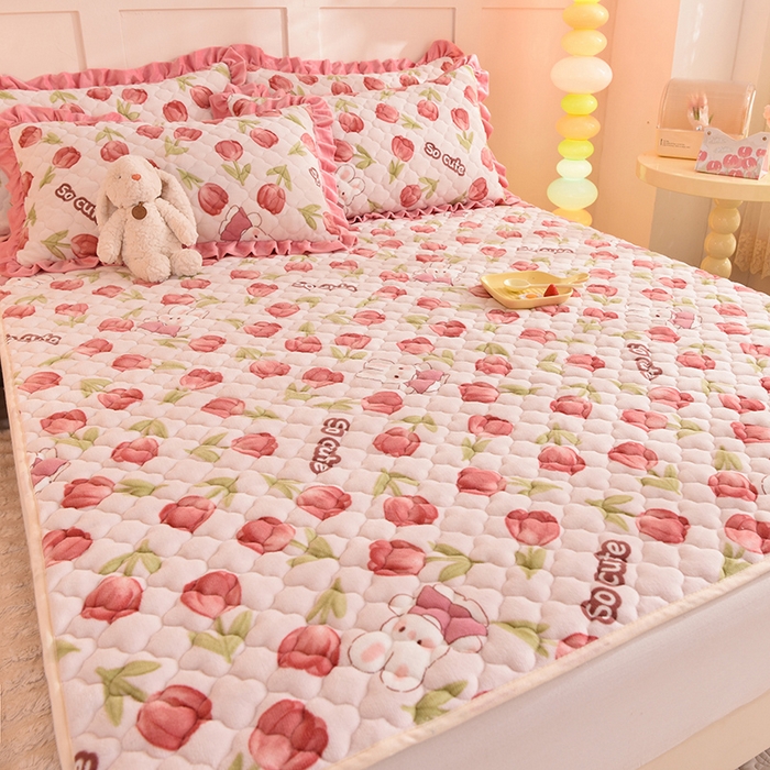 91家纺网 家纺一手货源 找家纺 美达2025新款牛奶绒直边款牛奶绒床垫床褥床盖三件套 花仙兔