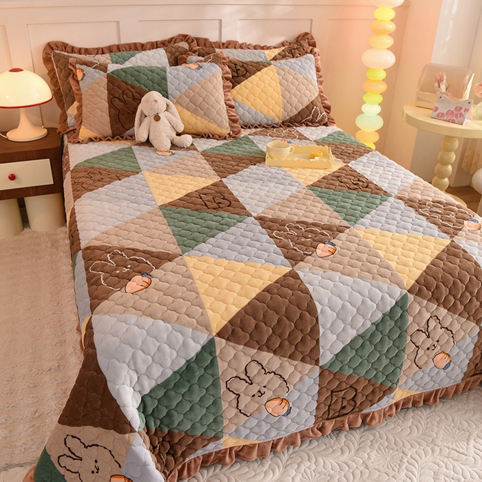 91家纺网 家纺一手货源 找家纺 美达家纺 2025新款牛奶绒床盖 萝卜兔