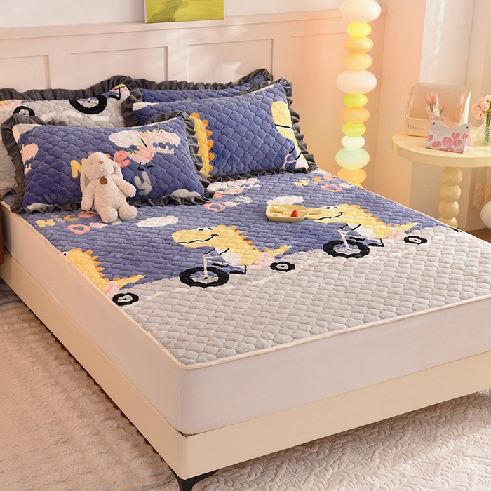 91家纺网 家纺一手货源 找家纺 美达2025新款牛奶绒直边款牛奶绒床垫床褥床盖三件套 恐龙乐园