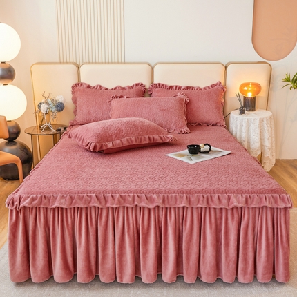 91家纺网 家纺一手货源 找家纺 恋尚 2023新款夹棉牛奶绒床笠款单床裙-米苏 米苏-豆沙