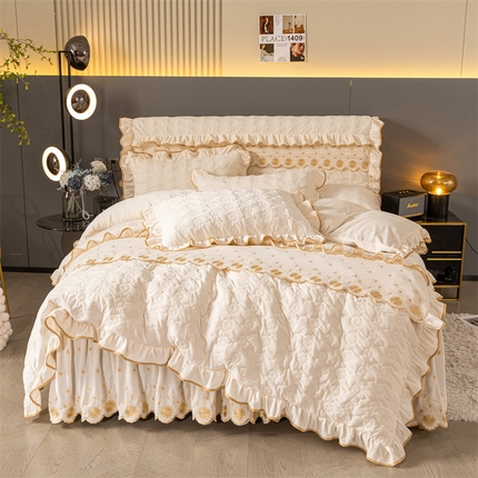 91家纺网 家纺一手货源 找家纺 情恒家纺 2025新款A类婴儿绒全夹棉床裙款四件套（烟花绽放） 奶白色