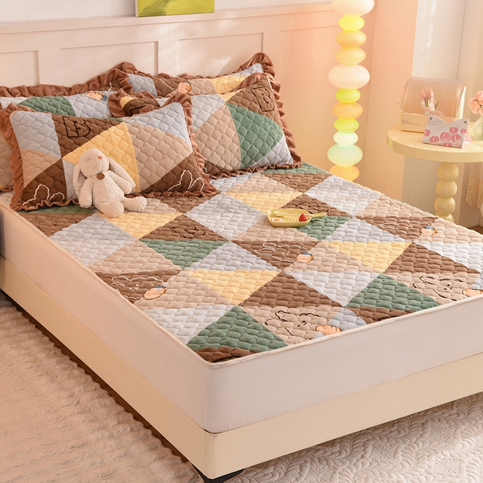 91家纺网 家纺一手货源 找家纺 美达2025新款牛奶绒直边款牛奶绒床垫床褥床盖三件套 萝卜兔