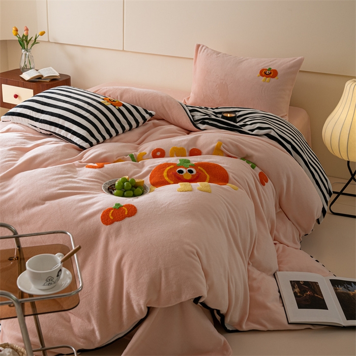 91家纺网 家纺一手货源 找家纺 洋铭区（原狠狠爱） 2023新款绣花卡通牛奶绒四件套 小南瓜