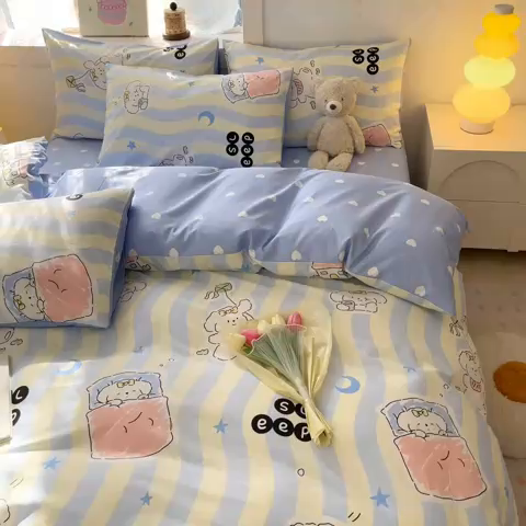 91家纺网 家纺一手货源 找家纺 曼之夏 2023新款全棉可爱卡通印花四件套 波浪狗