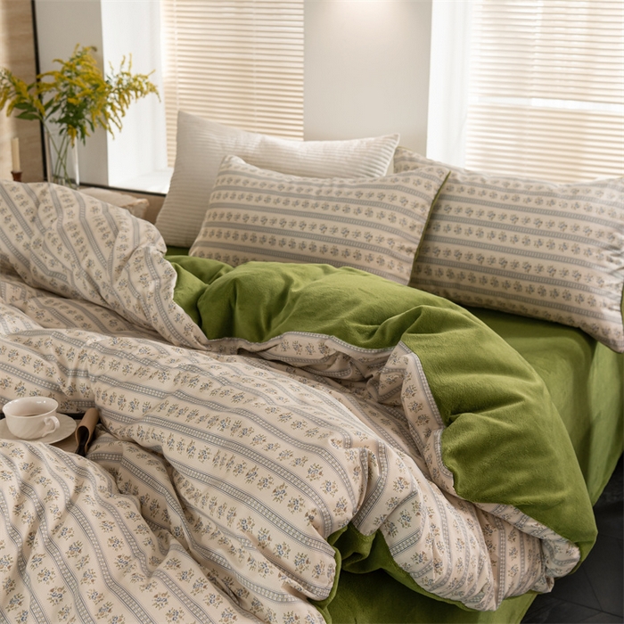 91家纺网 家纺一手货源 找家纺 洋铭区（原狠狠爱） 2023新款棉加绒四件套 小花妆