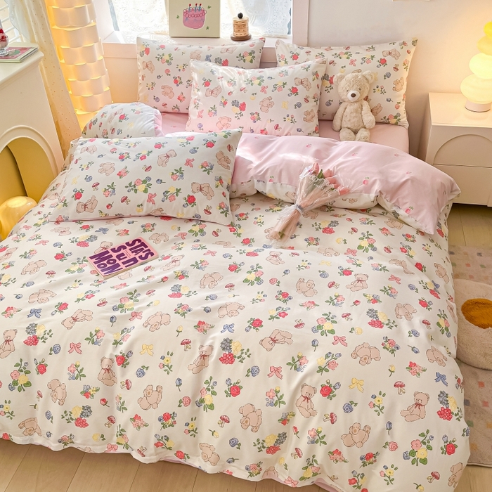 91家纺网 家纺一手货源 找家纺 曼之夏 2023新款全棉可爱卡通印花四件套 花束熊