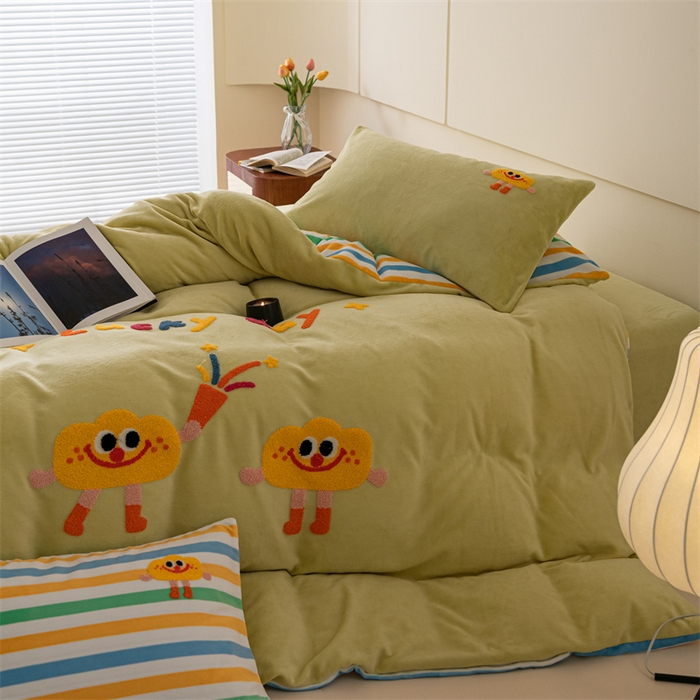 91家纺网 家纺一手货源 找家纺 洋铭区（原狠狠爱） 2023新款绣花卡通牛奶绒四件套 黄云朵