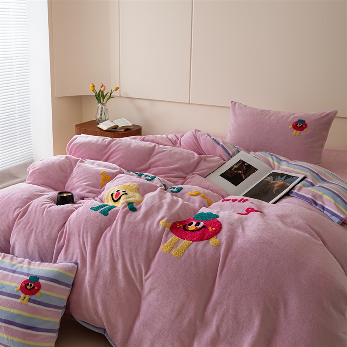 91家纺网 家纺一手货源 找家纺 洋铭区（原狠狠爱） 2023新款绣花卡通牛奶绒四件套 洋葱头