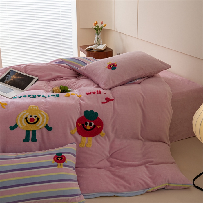 91家纺网 家纺一手货源 找家纺 洋铭区（原狠狠爱） 2023新款绣花卡通牛奶绒四件套 洋葱头