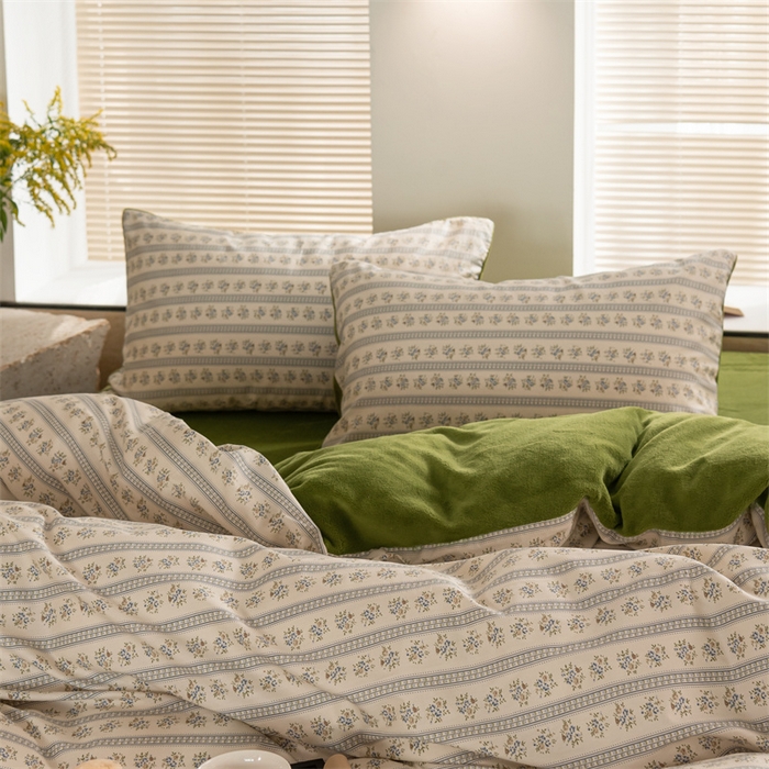 91家纺网 家纺一手货源 找家纺 洋铭区（原狠狠爱） 2023新款棉加绒四件套 小花妆