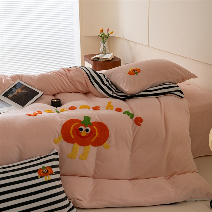 91家纺网 家纺一手货源 找家纺 洋铭区（原狠狠爱） 2023新款绣花卡通牛奶绒四件套 小南瓜