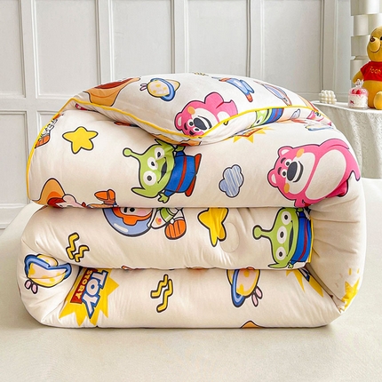 91家纺网 家纺一手货源 找家纺 爱上家居 2023新款迪士尼亲肤磨毛冬被被芯 玩具总动员-粉色