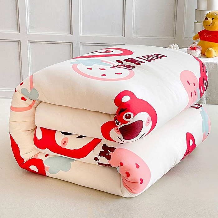 91家纺网 家纺一手货源 找家纺 爱上家居 2023新款迪士尼亲肤磨毛冬被被芯 莓有烦恼-粉色