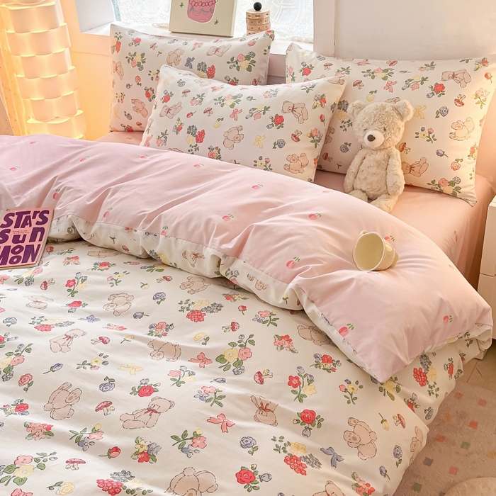 91家纺网 家纺一手货源 找家纺 曼之夏 2023新款全棉可爱卡通印花四件套 花束熊