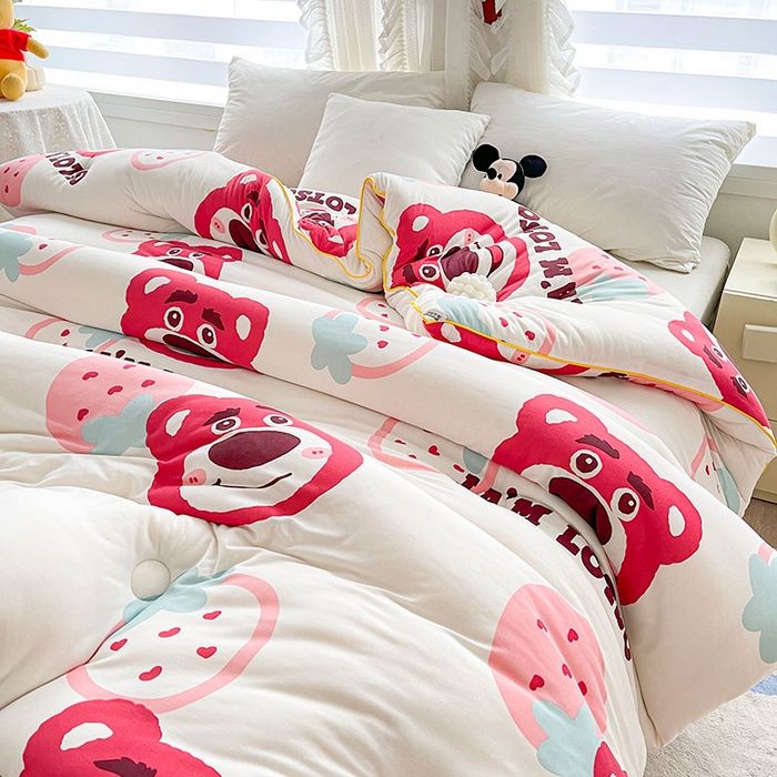 91家纺网 家纺一手货源 找家纺 爱上家居 2023新款迪士尼亲肤磨毛冬被被芯 莓有烦恼-粉色