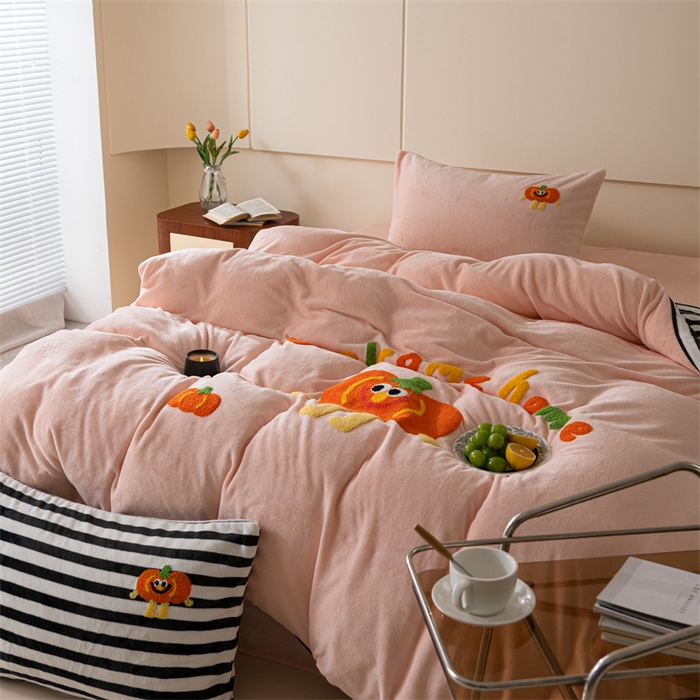 91家纺网 家纺一手货源 找家纺 （总）洋铭区（原狠狠爱） 2023新款绣花卡通牛奶绒四件套