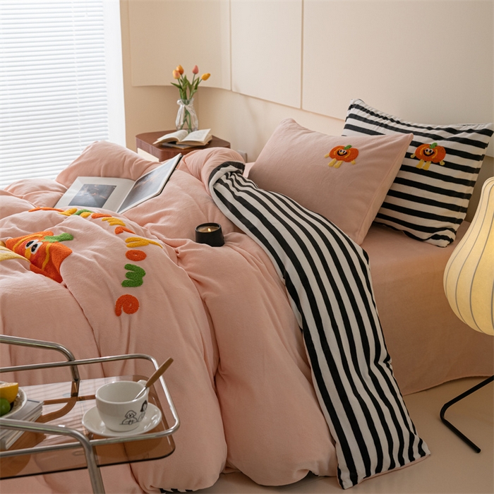 91家纺网 家纺一手货源 找家纺 （总）洋铭区（原狠狠爱） 2023新款绣花卡通牛奶绒四件套