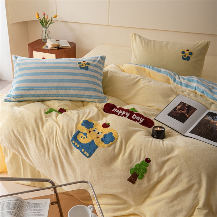 91家纺网 家纺一手货源 找家纺 洋铭区（原狠狠爱） 2023新款绣花卡通牛奶绒四件套 小蓝象