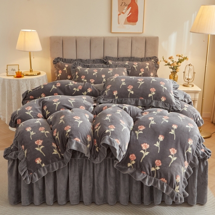 91家纺网 家纺一手货源 找家纺 （总）2023新款加厚防静电牛奶绒印花床裙四件套系列-四件套