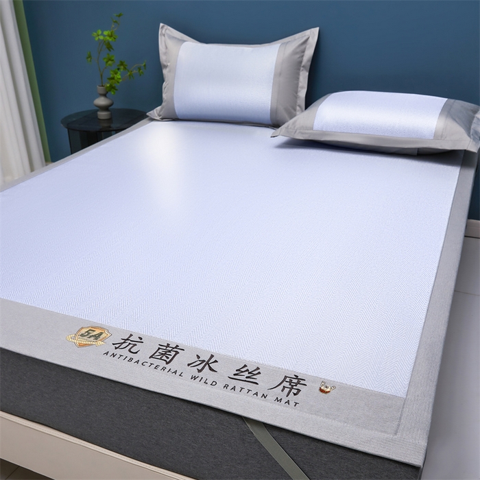91家纺网 家纺一手货源 找家纺 鑫姿席业 2025新款5A抗菌冰丝凉席系列 淡蓝灰（凉席款）