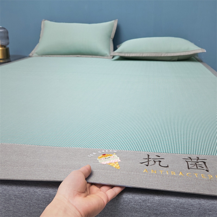 91家纺网 家纺一手货源 找家纺 鑫姿席业 2025新款抗菌冰激凌凉感丝冰丝席系列 冰激凌-淡绿