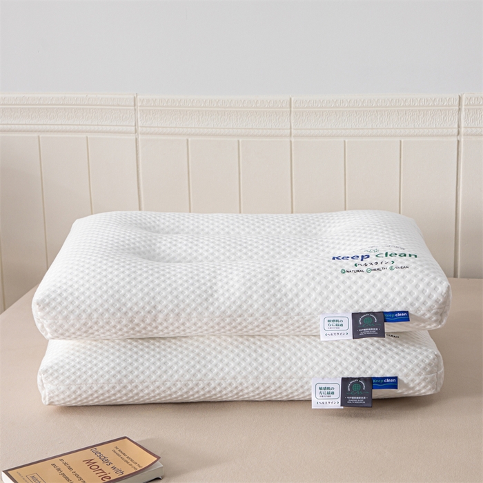 91家纺网 家纺一手货源 找家纺 大熊枕芯 2023新款小方格烫花捏角枕头枕芯 定型枕-48*74cm