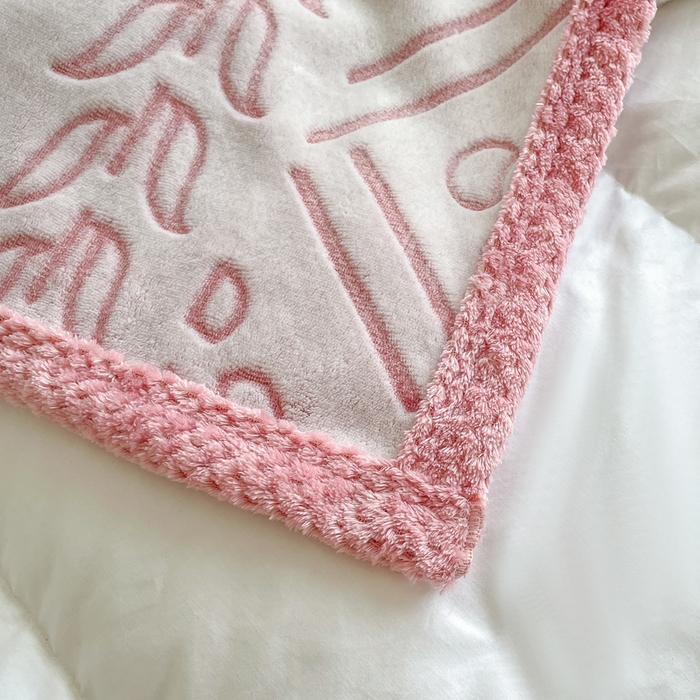91家纺网 家纺一手货源 找家纺 来菲毛毯 2025新款阳离子剪花复合毛毯 粉色