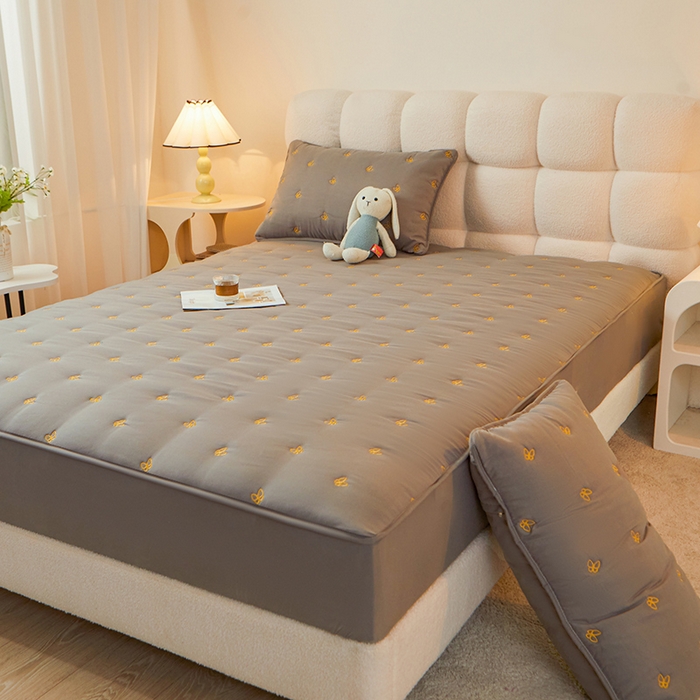 91家纺网 家纺一手货源 找家纺 （总）纤雅床笠 2024新款生姜艾草蝴蝶刺绣床笠