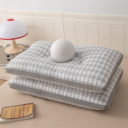 91家纺网 家纺一手货源 找家纺 （总）大熊枕芯 2023新款针织千鸟格定型枕枕头枕芯