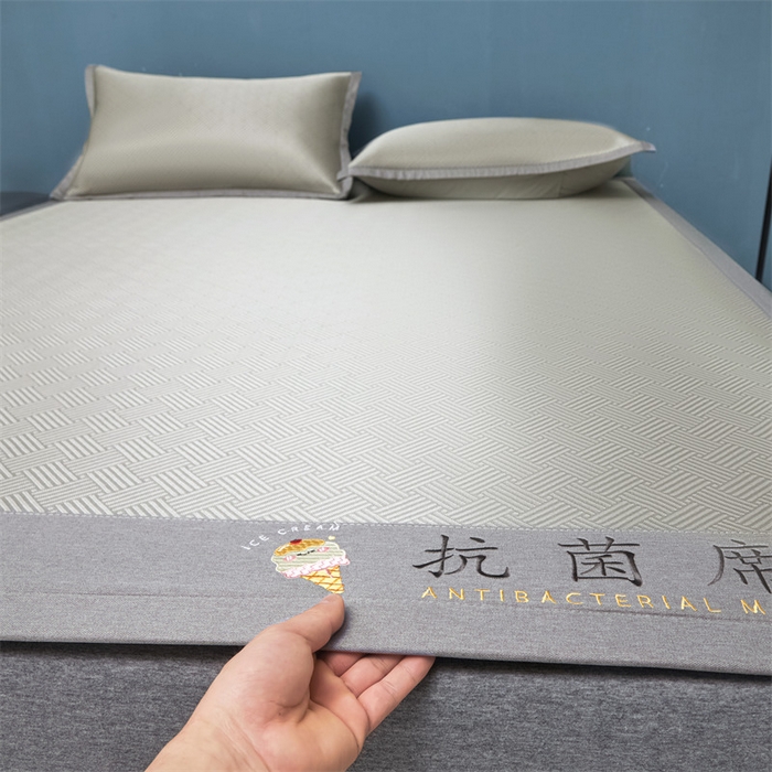 91家纺网 家纺一手货源 找家纺 鑫姿席业 2025新款抗菌冰激凌凉感丝冰丝席系列 冰激凌-浅灰