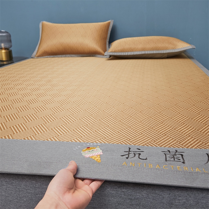 91家纺网 家纺一手货源 找家纺 鑫姿席业 2025新款抗菌冰激凌凉感丝冰丝席系列 冰激凌-咖色