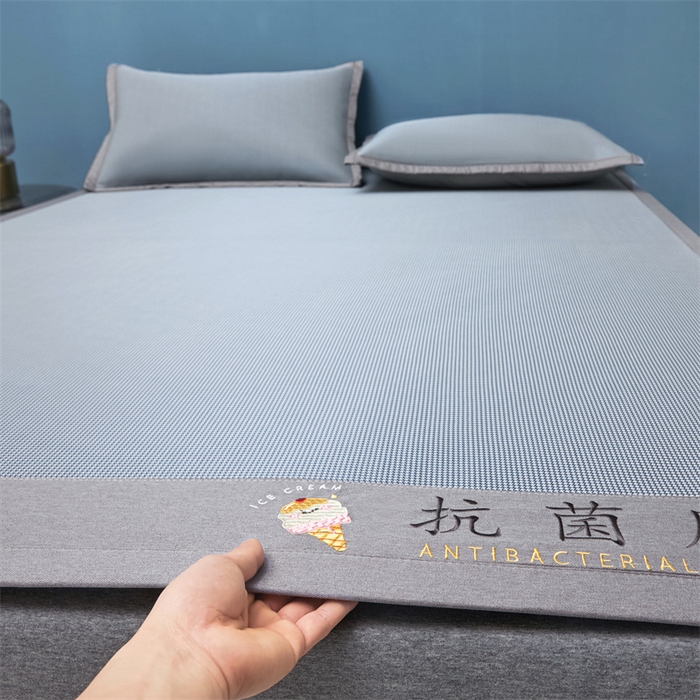 91家纺网 家纺一手货源 找家纺 鑫姿席业 2025新款抗菌冰激凌凉感丝冰丝席系列 冰激凌-浅蓝