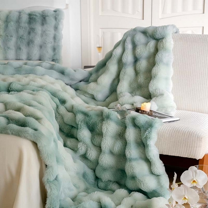 91家纺网 家纺一手货源 找家纺 （总）宜代光年 2025新款兔绒云芙绒毯+抱枕