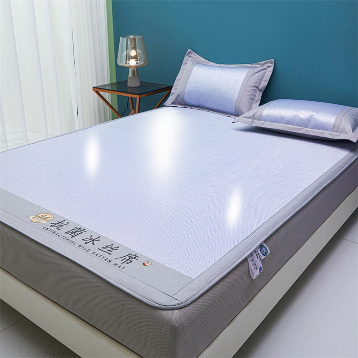 91家纺网 家纺一手货源 找家纺 鑫姿席业 2025新款5A抗菌冰丝凉席系列 淡蓝灰（床笠款）