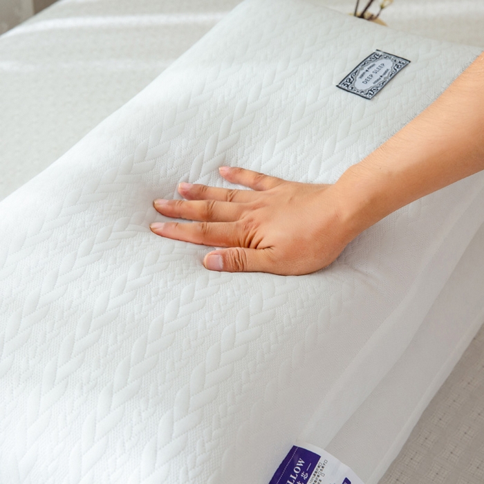 91家纺网 家纺一手货源 找家纺 （总）大熊枕芯 2023新款跑量爆款 麻花辫针织棉羽丝绒枕 单人枕头枕芯