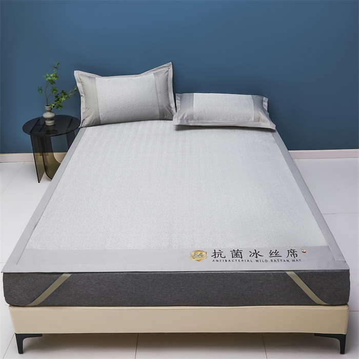 91家纺网 家纺一手货源 找家纺 鑫姿席业 2025新款5A抗菌冰丝凉席系列 云母灰（凉席款）