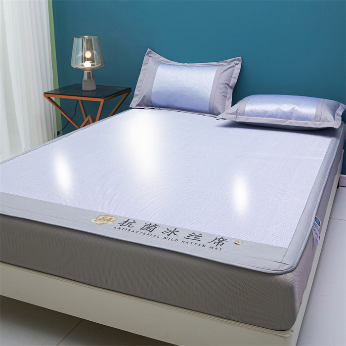 91家纺网 家纺一手货源 找家纺 鑫姿席业 2025新款5A抗菌冰丝凉席系列 淡蓝灰（床笠款）