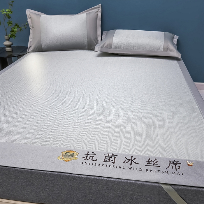 91家纺网 家纺一手货源 找家纺 鑫姿席业 2025新款5A抗菌冰丝凉席系列 云母灰（凉席款）