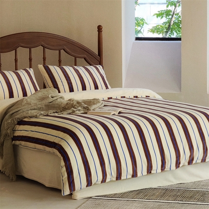 91家纺网 家纺一手货源 找家纺 （总）尺素 2023年高克重牛奶绒四件套条纹中古风绒被套男生保暖床单学生三件套