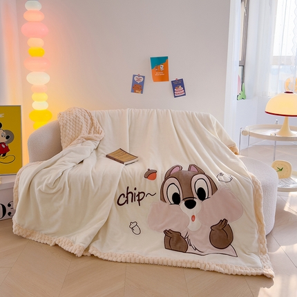 91家纺网 家纺一手货源 找家纺 （总）灰鲸 2025新款牛奶兔兔绒多功能贴布绣盖毯（带拉链）