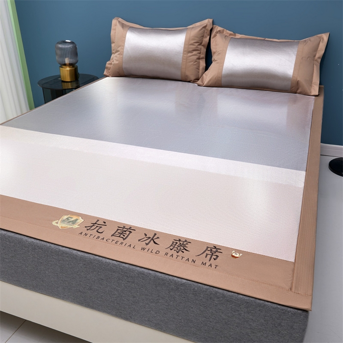 91家纺网 家纺一手货源 找家纺 鑫姿席业 2025新款5A抗菌冰藤席（渐变）床单款系列 秋香驼