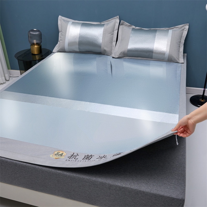 91家纺网 家纺一手货源 找家纺 鑫姿席业 2025新款5A抗菌冰藤席（渐变）床单款系列 黛蓝灰